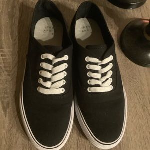 womens black canvas tennis shoes